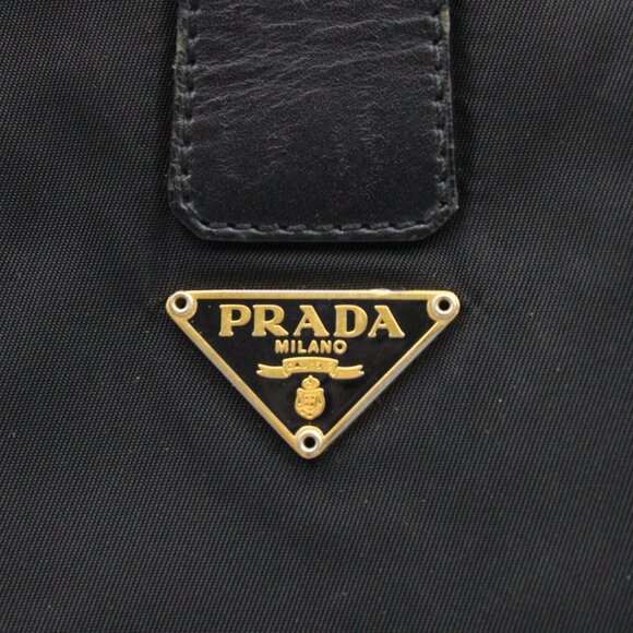 Pre-Owned Prada Nylon Tessuto Shoulder Messenger Bag in Black with Gold Hardware - Picture 8 of 15
